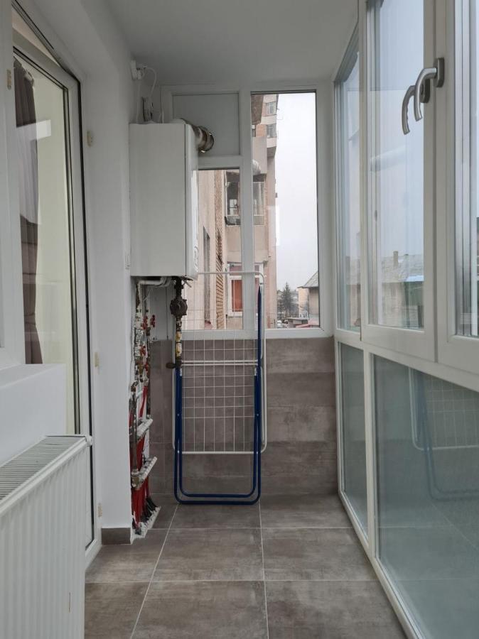 Apartament Terra Apartment Targoviste Ngoại thất bức ảnh