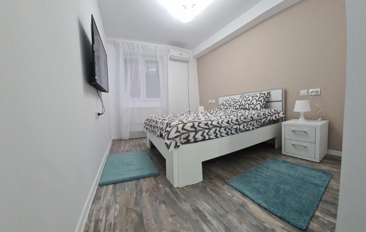 Apartament Terra Apartment Targoviste Ngoại thất bức ảnh