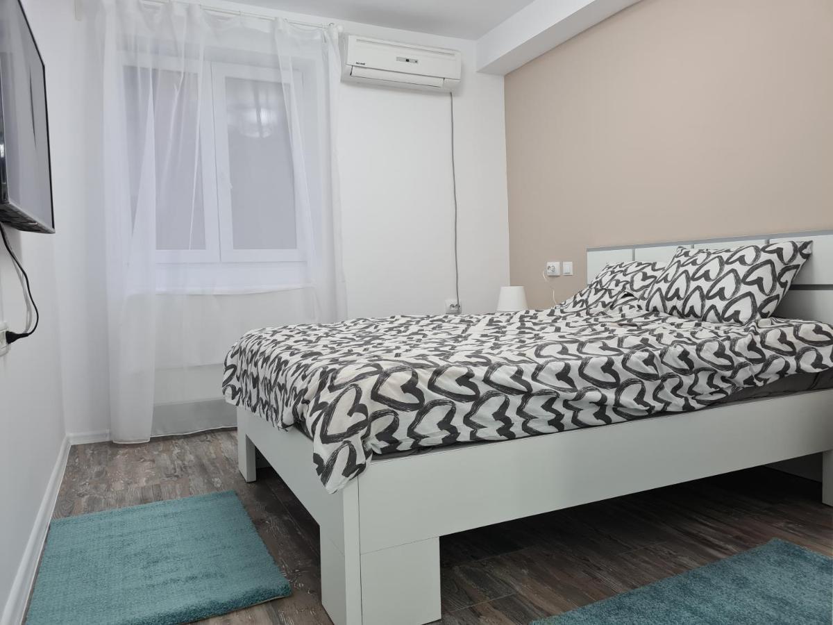 Apartament Terra Apartment Targoviste Ngoại thất bức ảnh