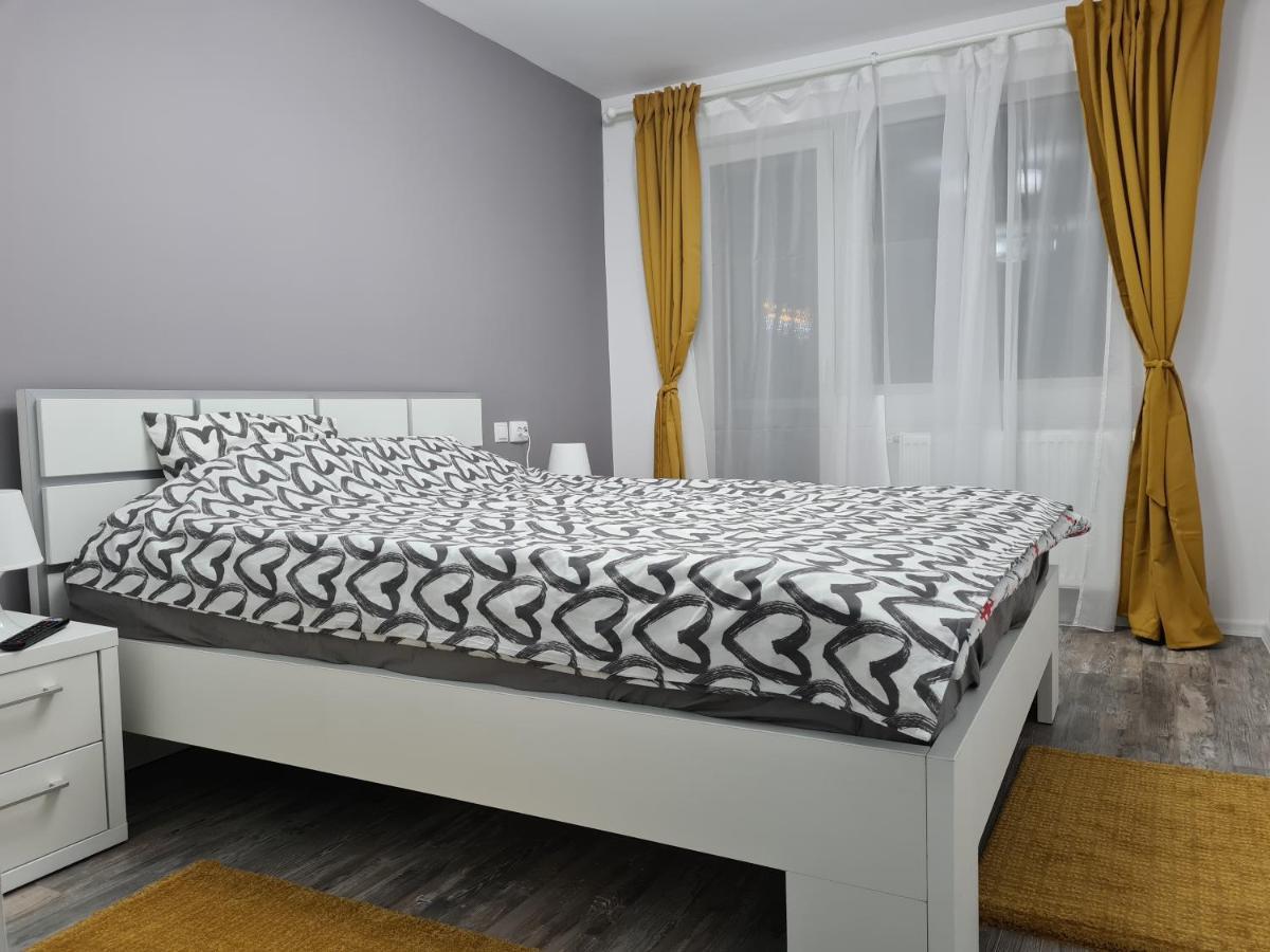 Apartament Terra Apartment Targoviste Ngoại thất bức ảnh